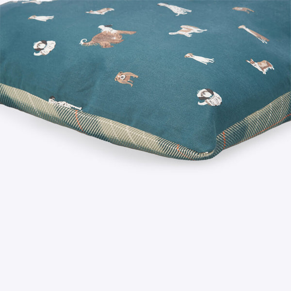 Close up of Laura Ashley Park Dogs Deep Duvet